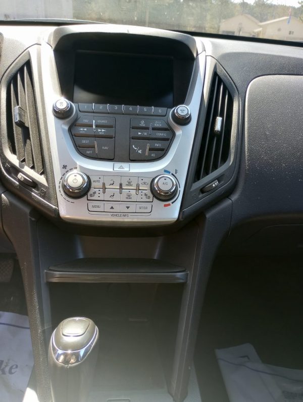 2016 Chevy Equinox - Image 9