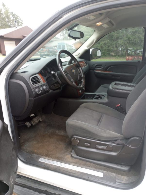 2009 Chevy Tahoe - Image 7