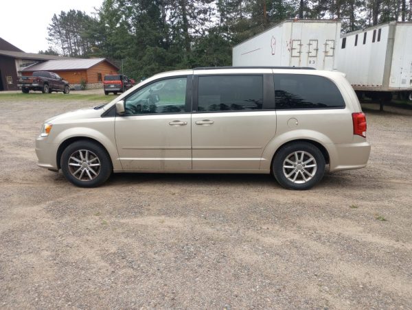 2014 Dodge Grand Caravan SXT - Image 4