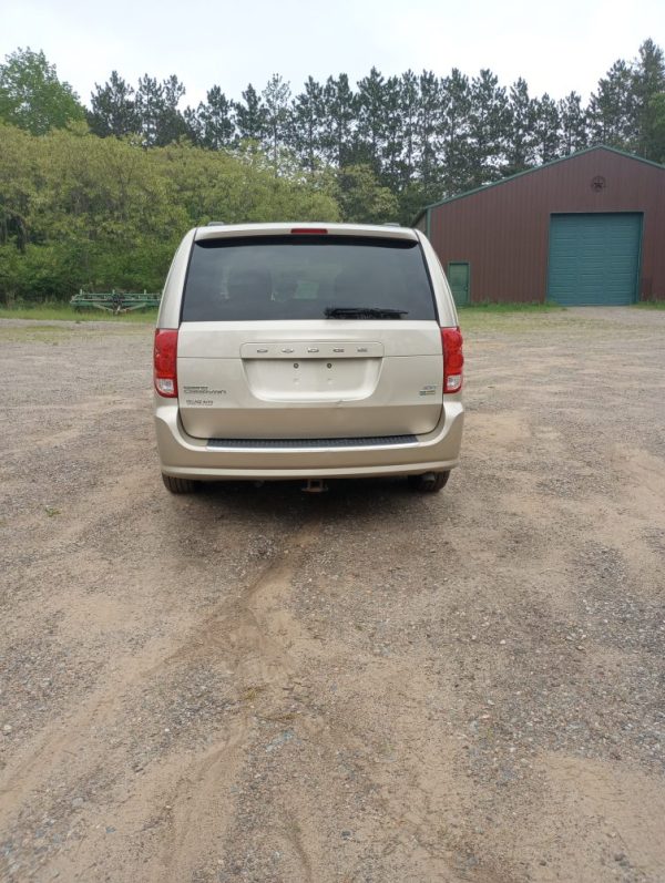 2014 Dodge Grand Caravan SXT - Image 5
