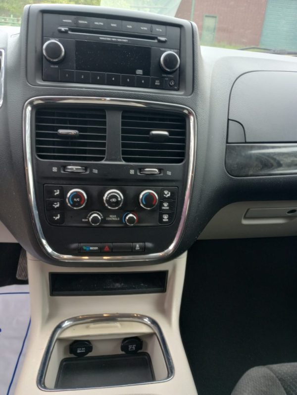 2014 Dodge Grand Caravan SXT - Image 9