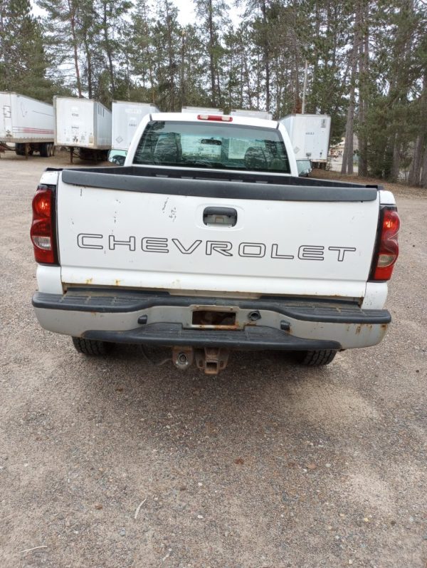 2006 Chevrolet 2500 - Image 5