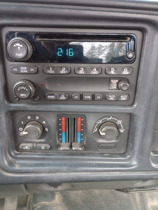 2006 Chevrolet 2500 - Image 7